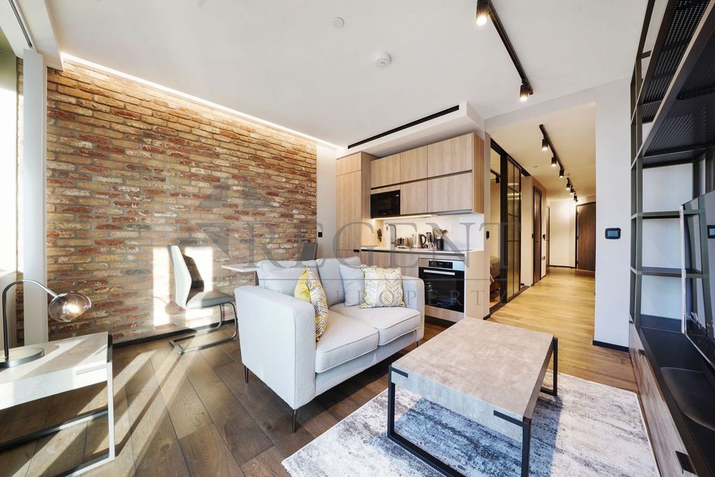 Property photo 3 of 18 Open Plan