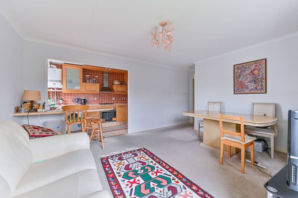 Property photo 3 of 8