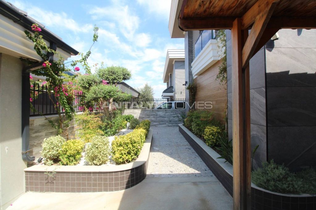 Property photo 2 of 34