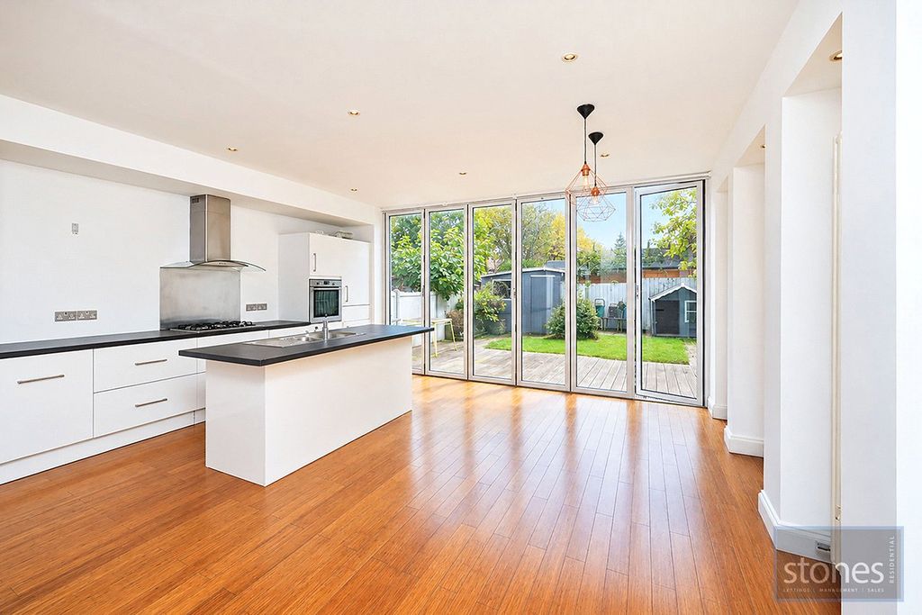 Property photo 1 of 16 Picture No. 05