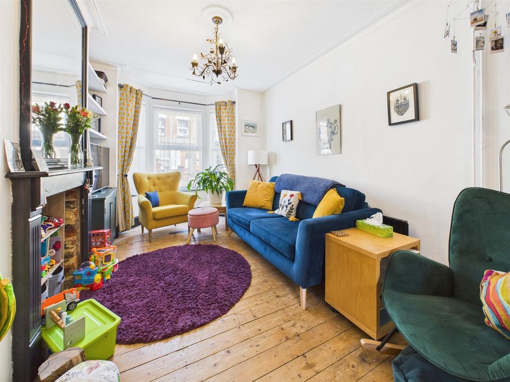 Property photo 3 of 14 Cam05510G0-Pr0084-Still010.Jpg