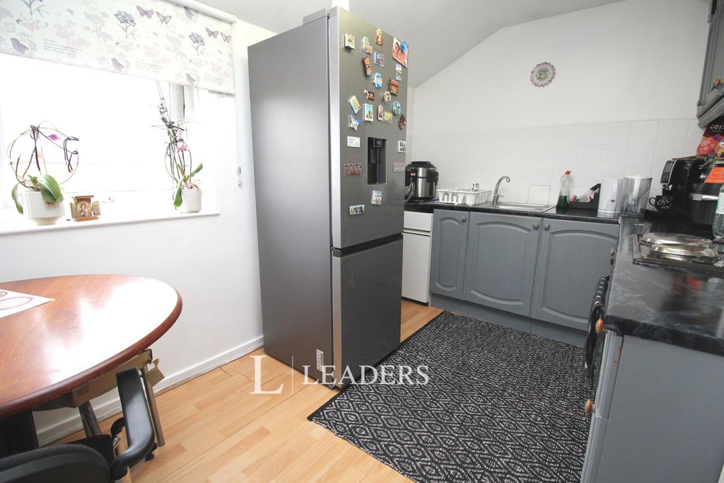 Property photo 3 of 8 Pbox-Img.Jpg