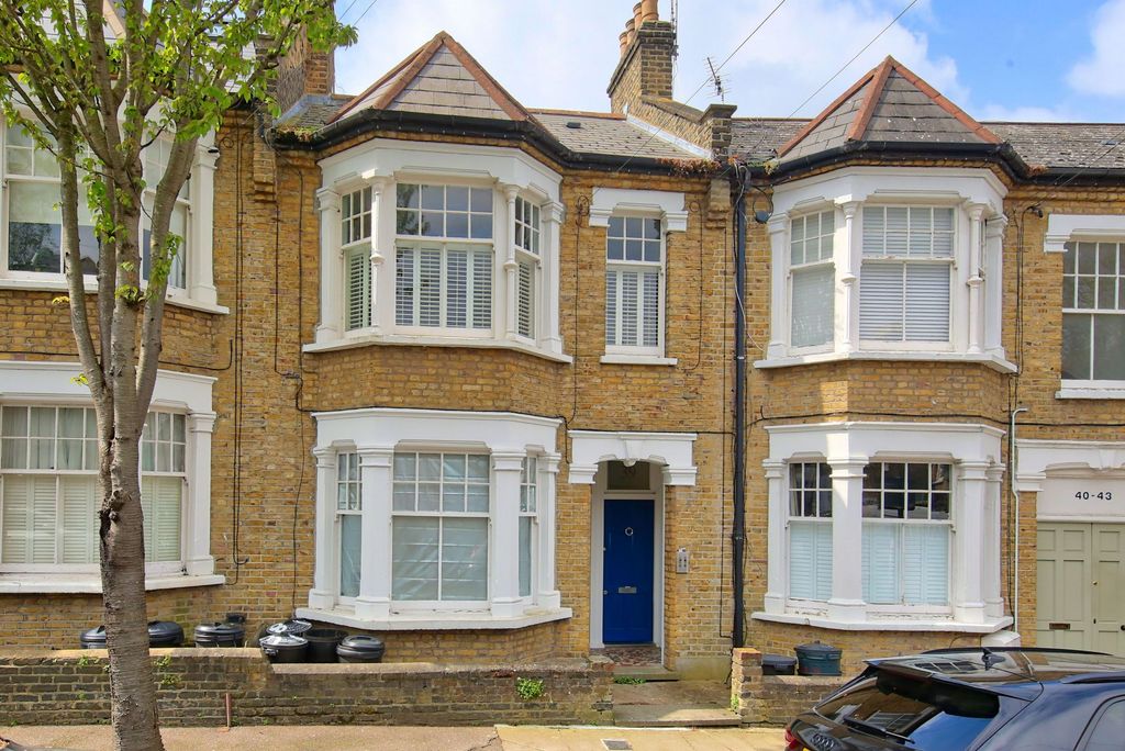 Property photo 1 of 9 Photo 5