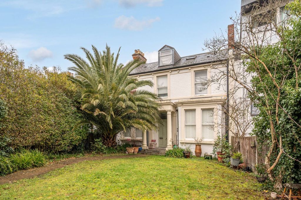 Property photo 2 of 19