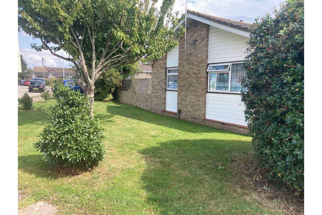 Property photo 2 of 20