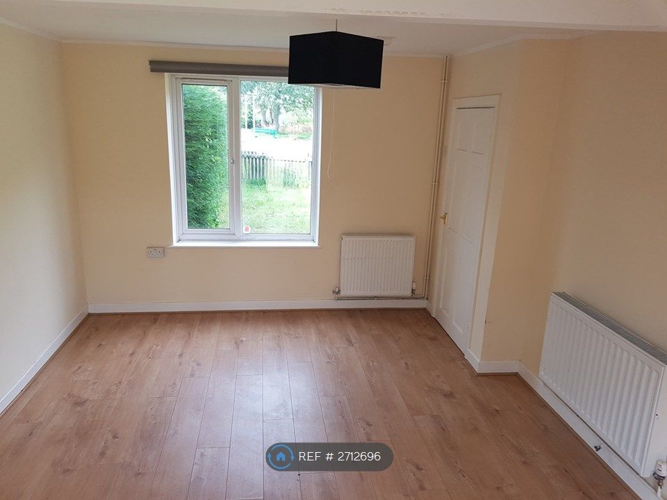 Property photo 3 of 9 Living Room