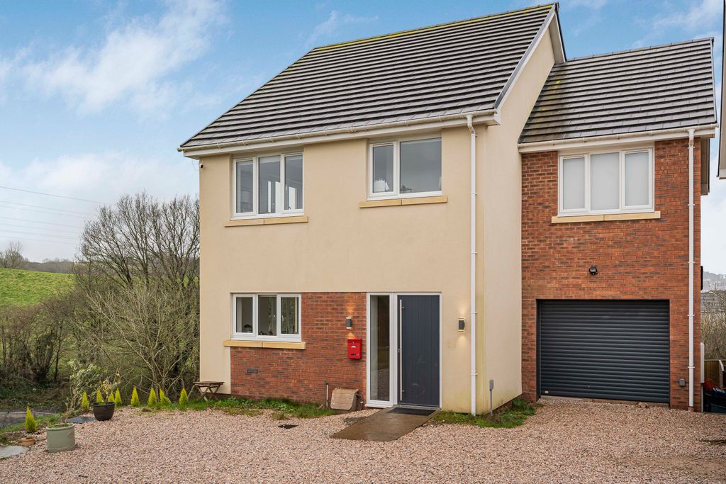 Property photo 1 of 31