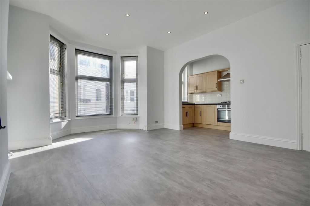 Property photo 1 of 10 90B42951-38Ff-405A-Ba63-Fcf096Ae9578_1_201_A.Jpeg