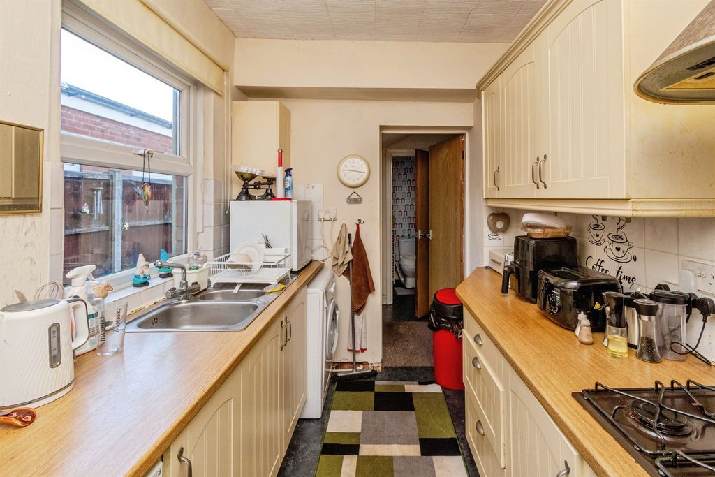 Property photo 2 of 20