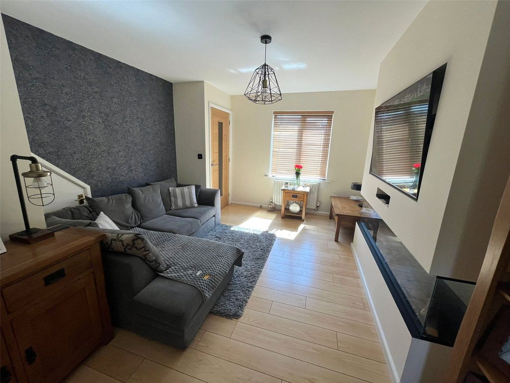 Property photo 3 of 10 Picture No. 09