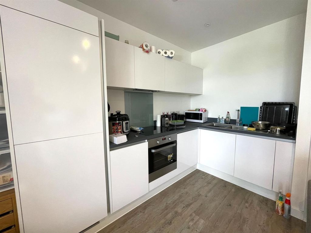 Property photo 3 of 8 Kitchen.Jpg