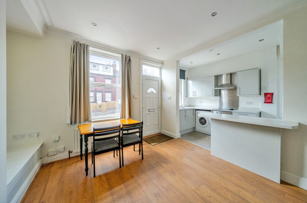 Property photo 2 of 13 1483935-7-6A3Be7c...