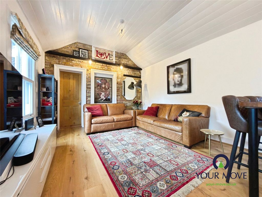 Property photo 3 of 15 Kitchen/Living