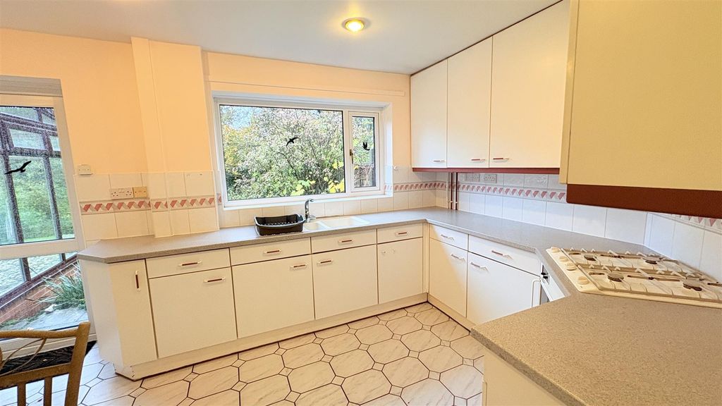 Property photo 3 of 27 Kitchen