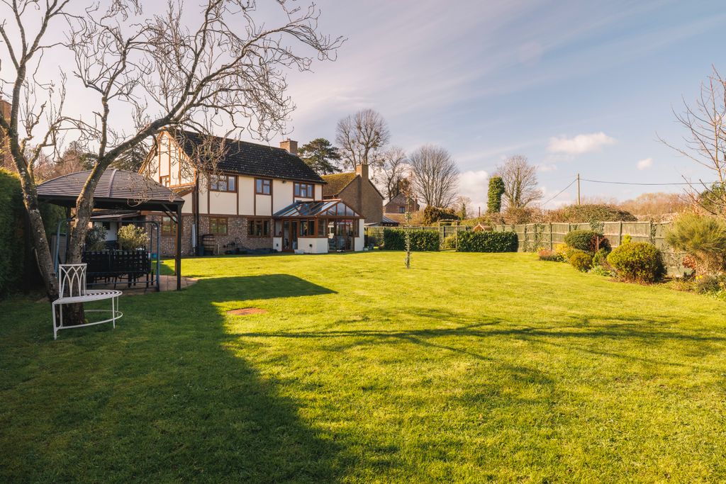 Property photo 3 of 39 Picture No. 15