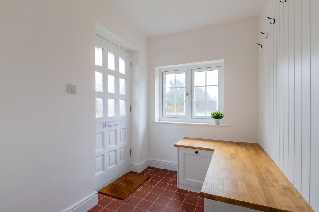 Property photo 2 of 23 160-10.Jpg