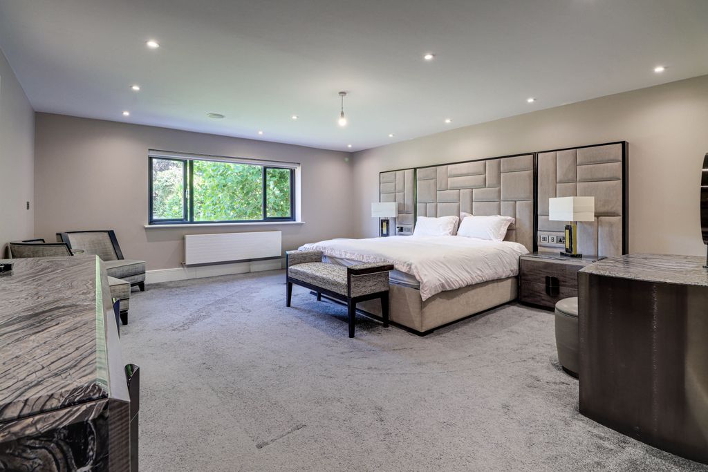 Additional image 10 of 7 bed detached house for saleLondon Road, Luton LU1