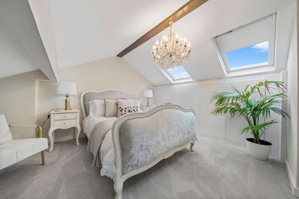 Property photo 3 of 31