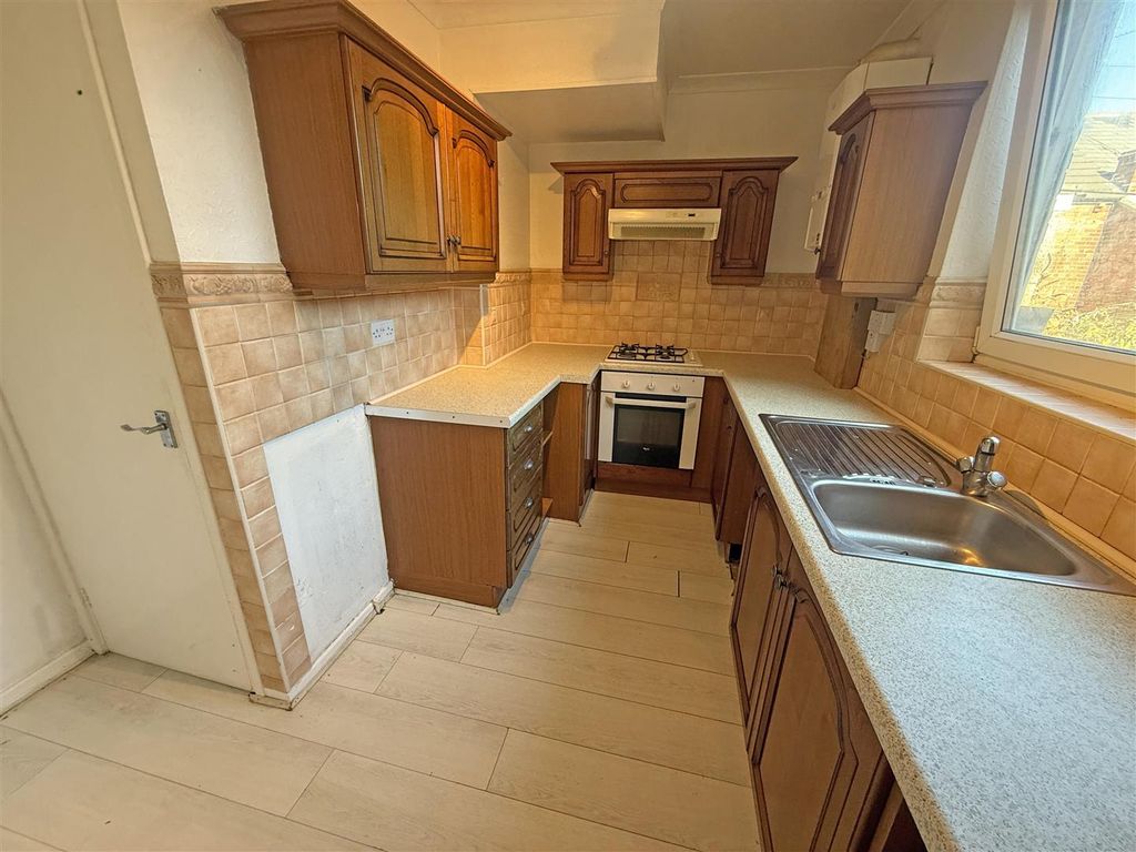 Property photo 3 of 8 Kitchen.Jpg