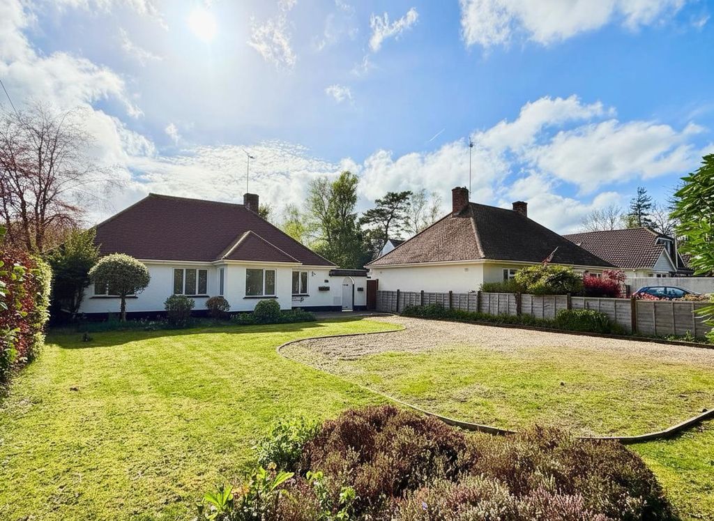 Property photo 1 of 20 2 Bedroom Detached Bungalow