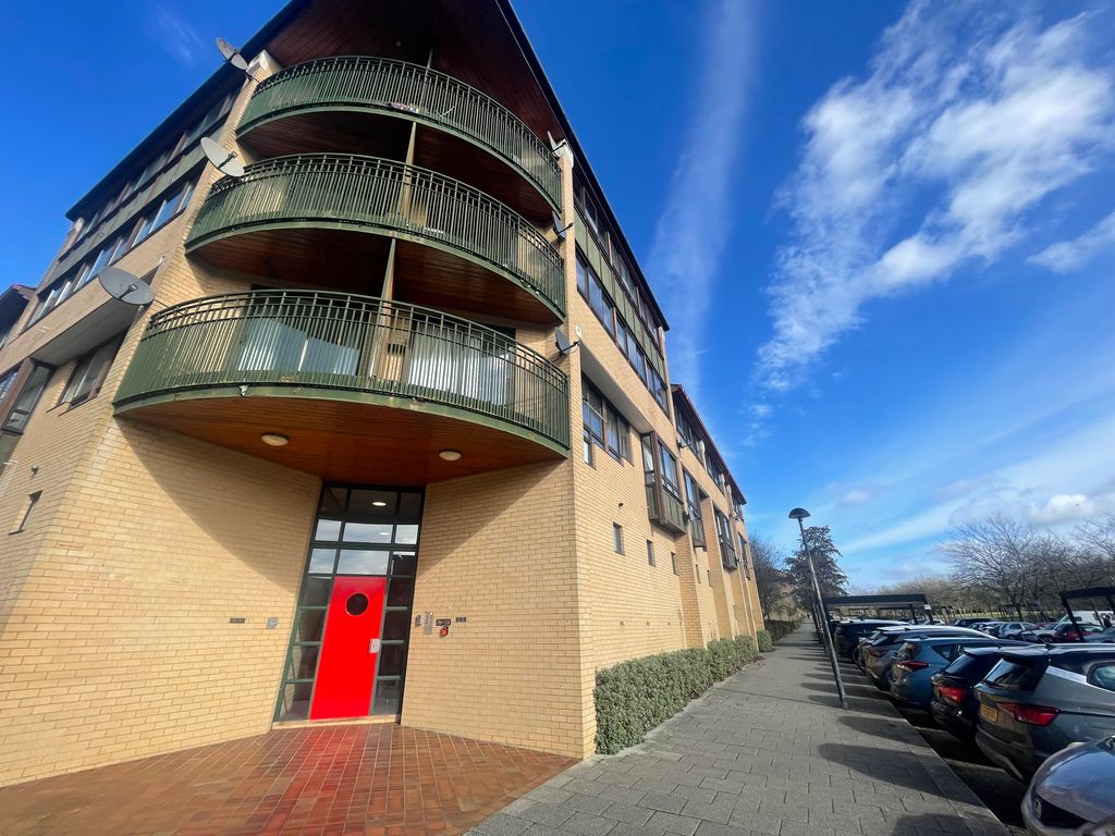 Property photo 1 of 8