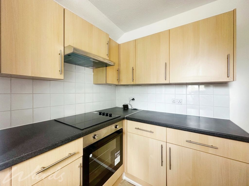 Property photo 2 of 18 Kitchen