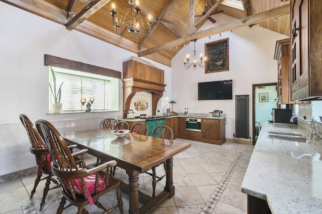 Property photo 2 of 27 Img-20250620-Wa0023.Jpg