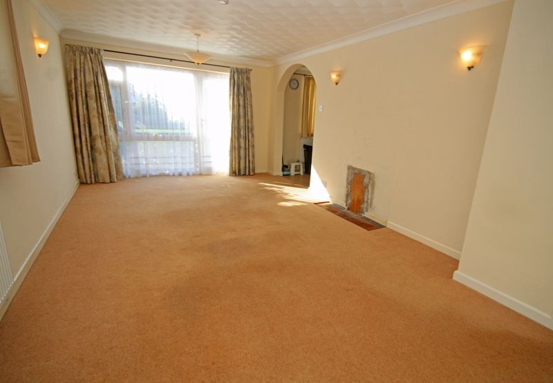 Property photo 3 of 11 Sitting Room