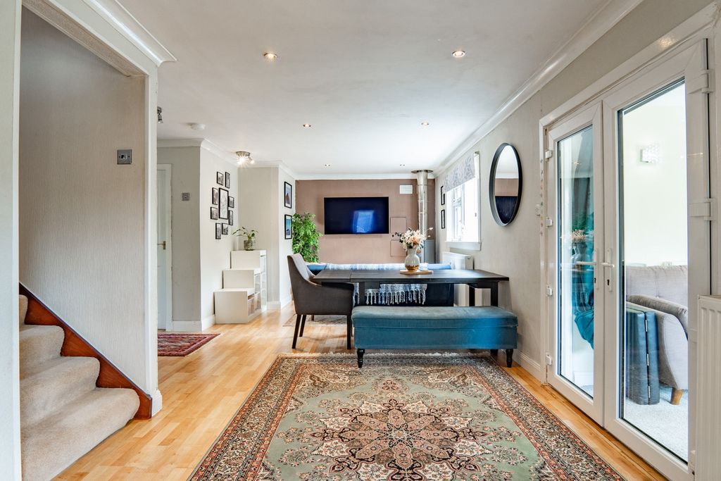 Property photo 1 of 39