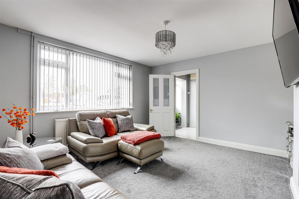 Property photo 2 of 21 Img_9867-Img_9871.Jpg