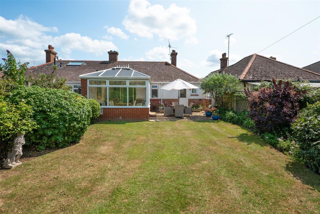 Property photo 2 of 15 Wynn Road, Tankerton, Whitstable
