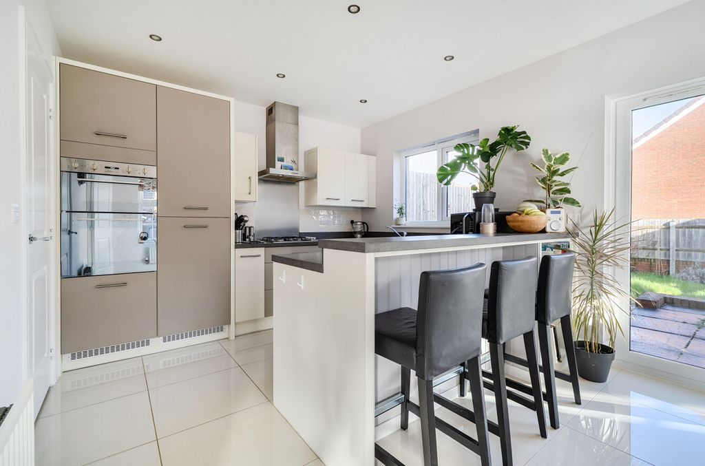 Property photo 2 of 25 2 - 1410945-13-6992Fd...