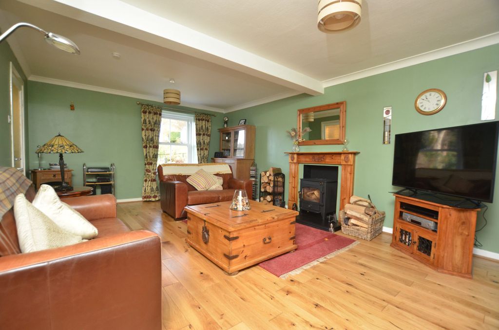 Property photo 2 of 30