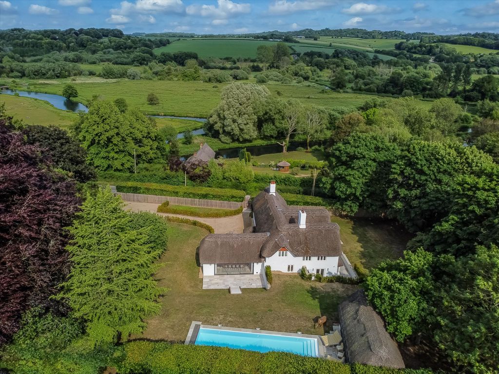 Property photo 2 of 33 Image