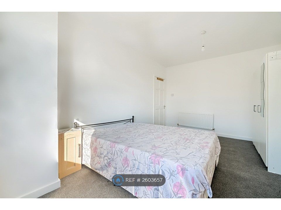 Property photo 3 of 15 Bed Room 1