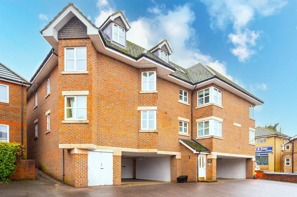 Property photo 2 of 9