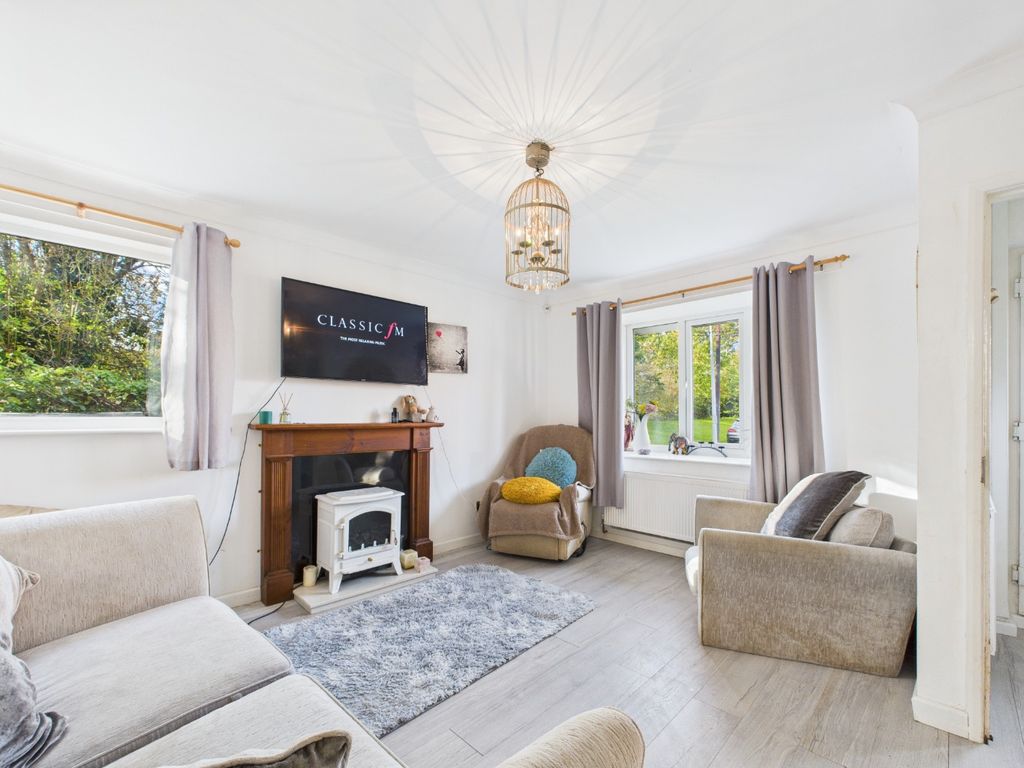 Property photo 2 of 15 4576423