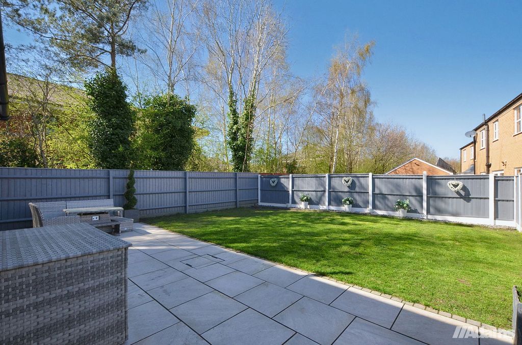 Property photo 3 of 27