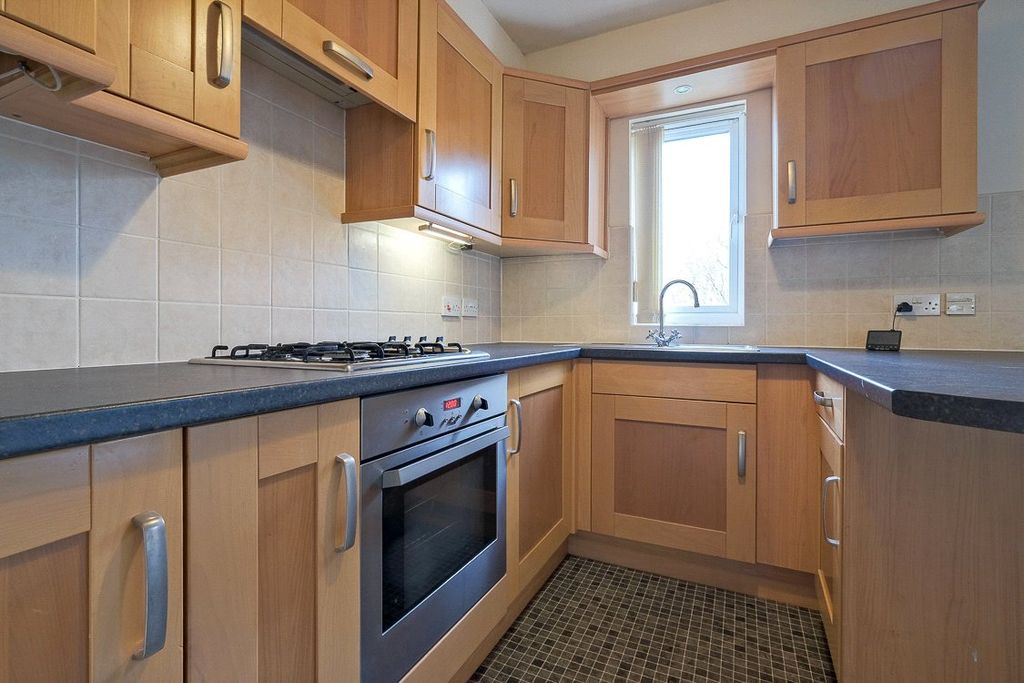 Property photo 2 of 10 Kitchen