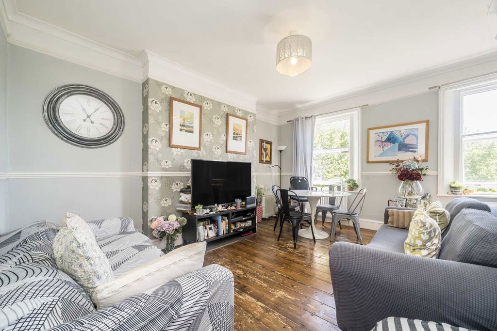 Property photo 2 of 7