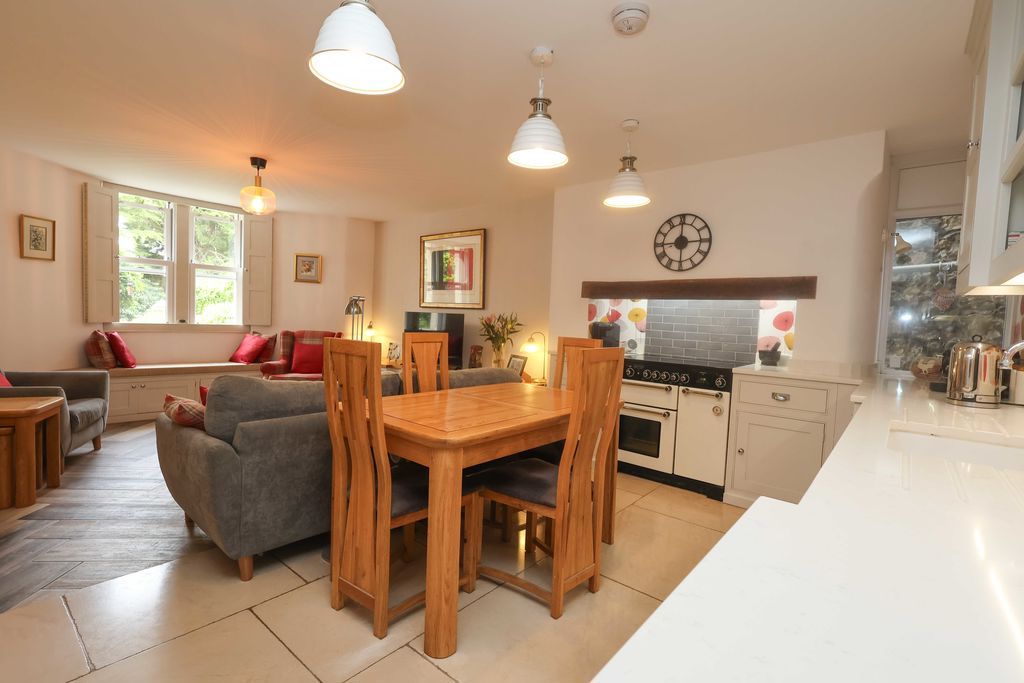 Additional image 4 of 2 bed flat for saleVictoria Road, Clevedon BS21