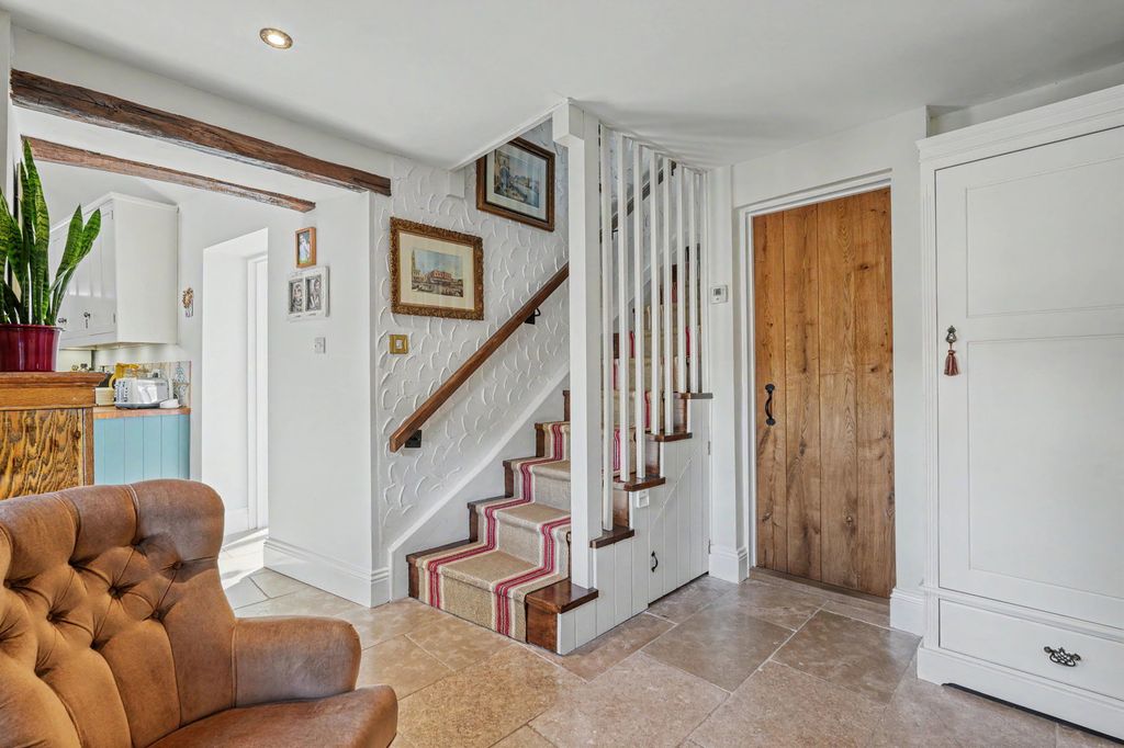 Property photo 3 of 40