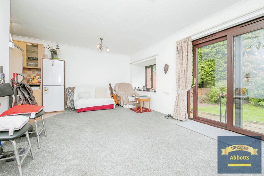 Property photo 2 of 9