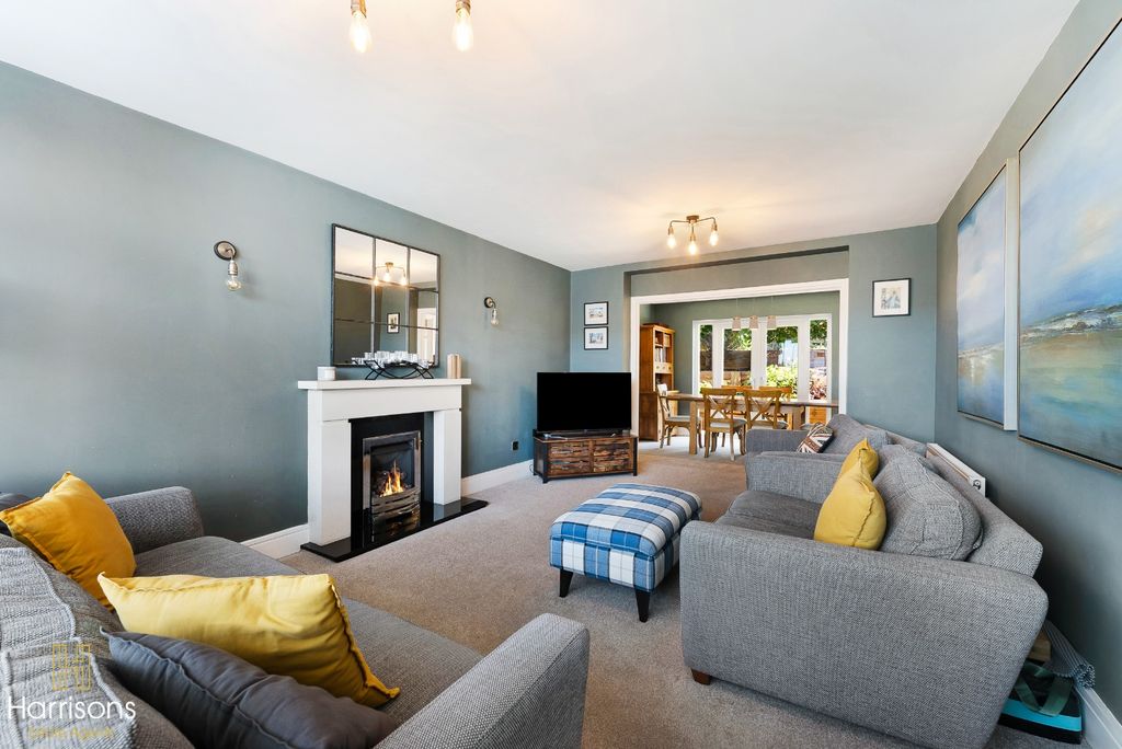 Property photo 3 of 46 4545662