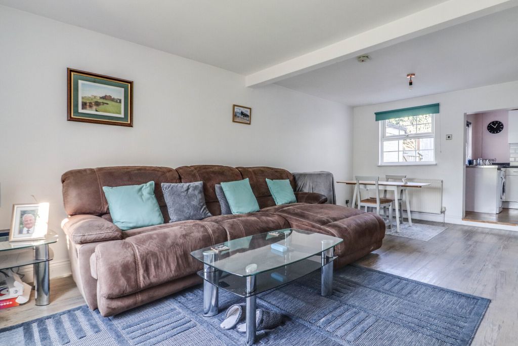 Property photo 2 of 12 Picture No. 03