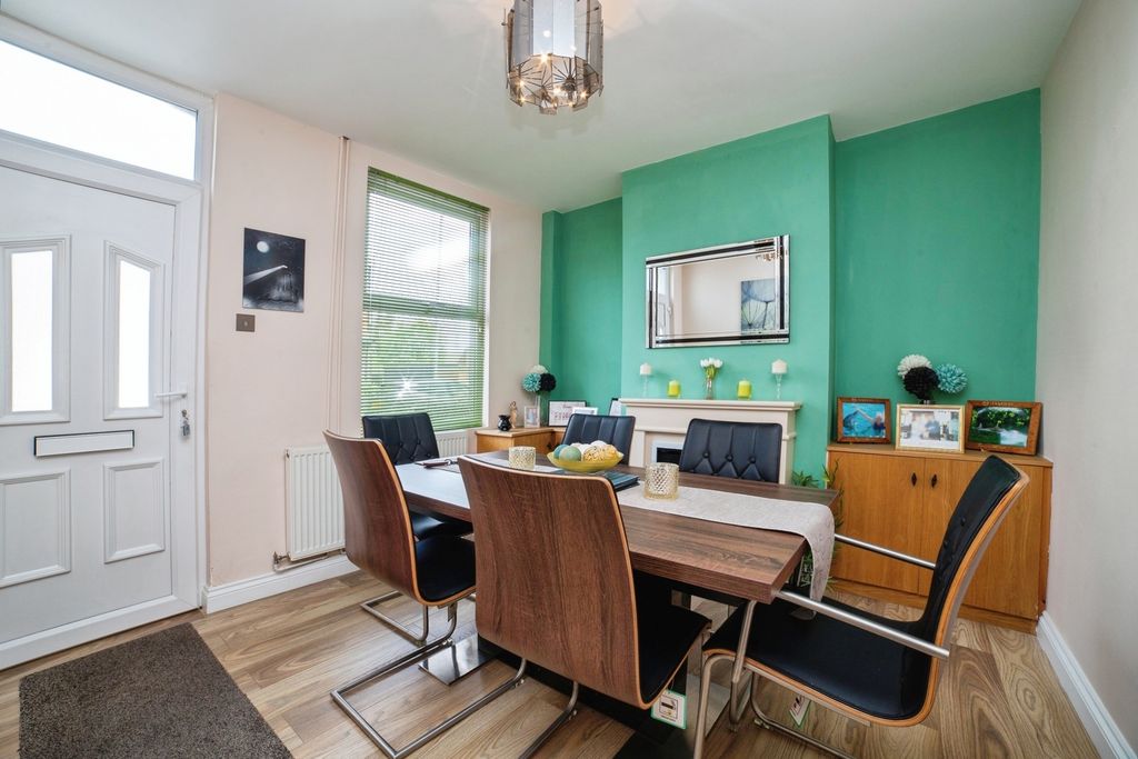 Property photo 3 of 16 Pbox-Img.Jpg