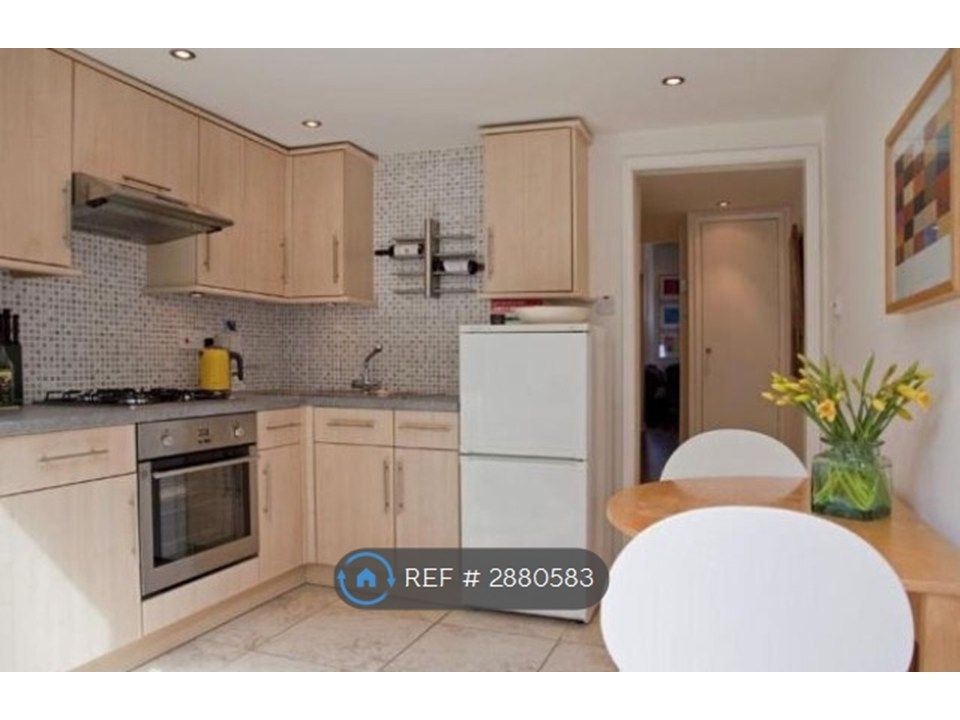 Property photo 2 of 6 Kitchen