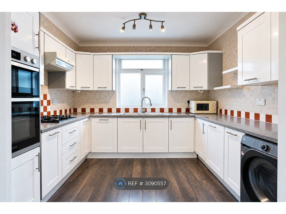 Property photo 2 of 15 Kitchen
