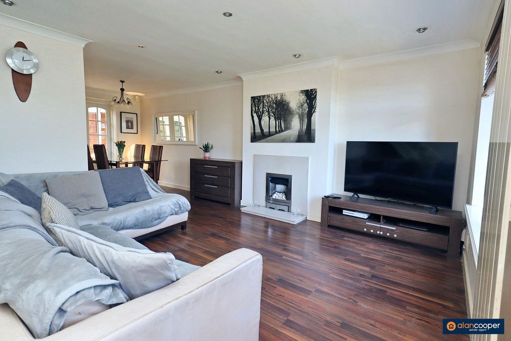 Property photo 3 of 25 3909505