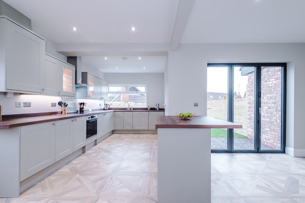 Property photo 2 of 37